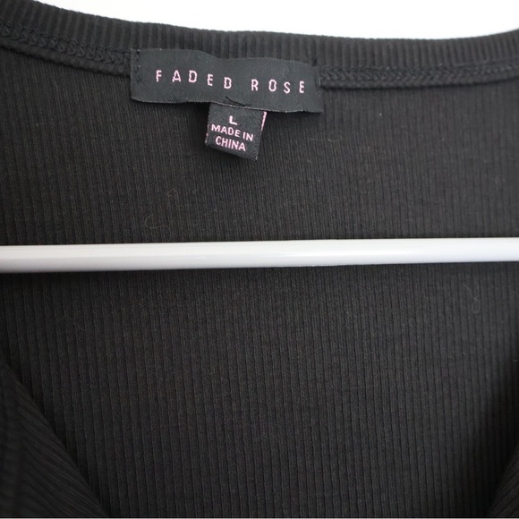 Black Zip-Up Women's Top‎ - Picture 2 of 5